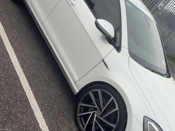 Volkswagen Golf Hatchback, Petrol, 2019, White