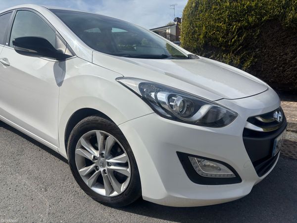 Hyundai i30 Hatchback, Diesel, 2014, White
