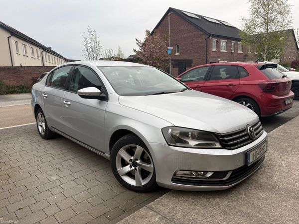 Volkswagen Passat Saloon, Diesel, 2011, Silver