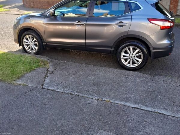Nissan Qashqai SUV, Petrol, 2017, Grey