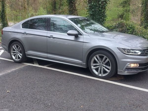 Volkswagen Passat Saloon, Diesel, 2019, Grey