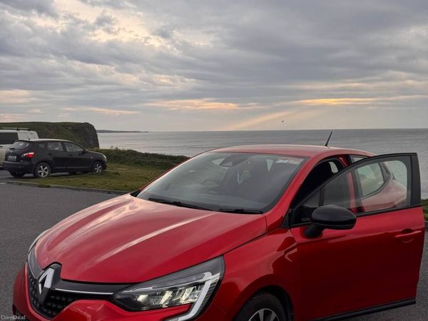 Renault Clio Hatchback, Petrol, 2023, Red