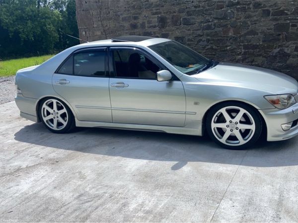 Lexus IS Saloon, Petrol, 2000, Silver
