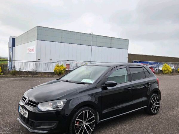 Volkswagen Polo Hatchback, Petrol, 2013, Black