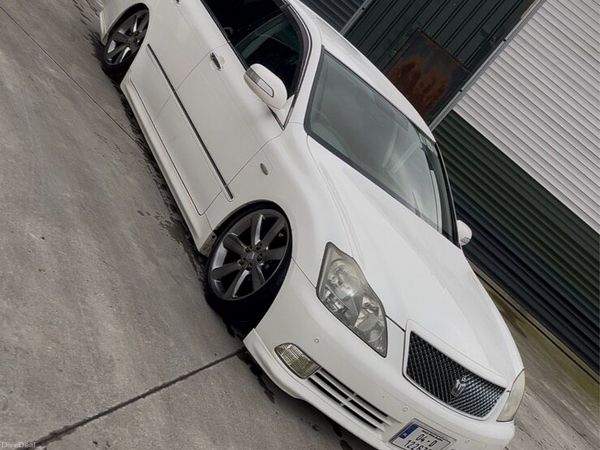 Toyota Crown Saloon, Petrol, 2004, White