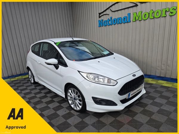 Ford Fiesta Hatchback, Petrol, 2015, White