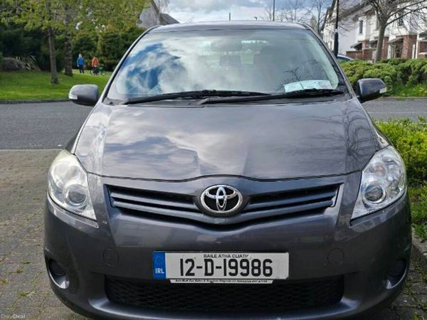 Toyota Auris Hatchback, Diesel, 2012, Grey