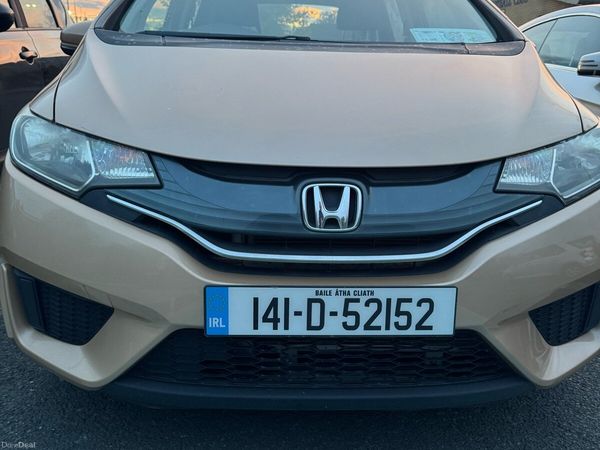Honda Fit Hatchback, Petrol, 2014, Gold