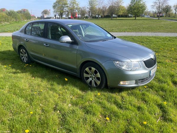 Skoda Superb Hatchback, Diesel, 2012, Grey
