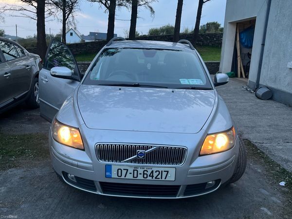Volvo V50 Estate, Petrol, 2007, Silver
