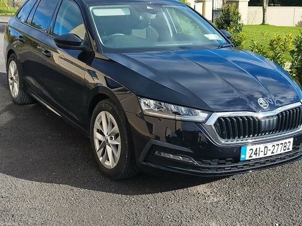 Skoda Octavia Estate, Petrol, 2024, Black