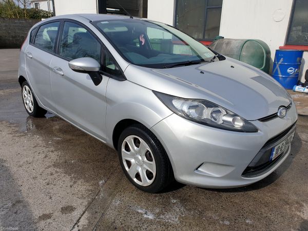 Ford Fiesta Hatchback, Petrol, 2010, Silver