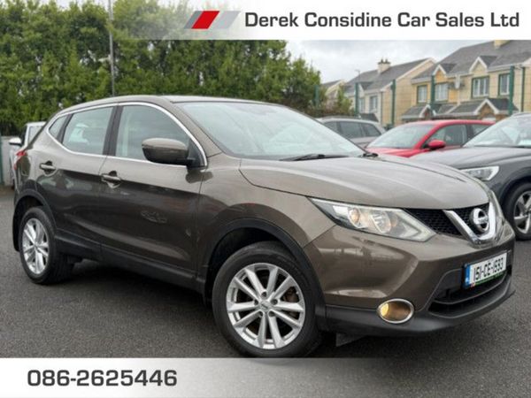 Nissan Qashqai MPV, Petrol, 2015, Brown