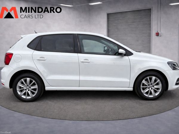 Volkswagen Polo Hatchback, Petrol, 2015, White
