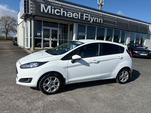 Ford Fiesta Hatchback, Petrol, 2016, White