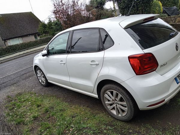 Volkswagen Polo Hatchback, Petrol, 2015, White