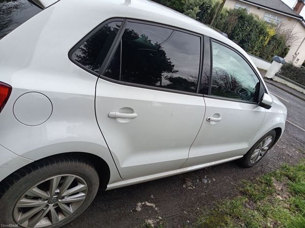 Volkswagen Polo Hatchback, Petrol, 2015, White