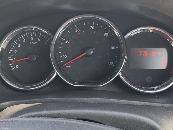 Dacia Sandero Hatchback, Petrol, 2015, White