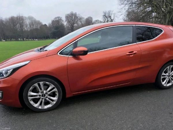Kia Ceed Hatchback, Diesel, 2014, Orange