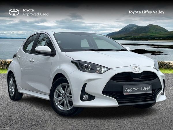 Toyota Yaris Hatchback, Petrol Hybrid, 2025, White