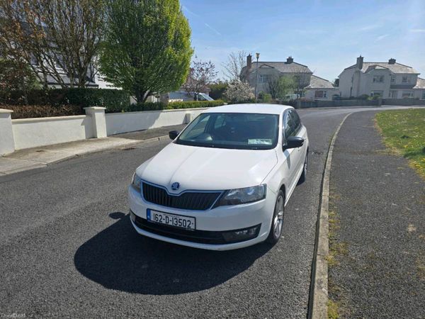 Skoda Rapid Hatchback, Diesel, 2016, White