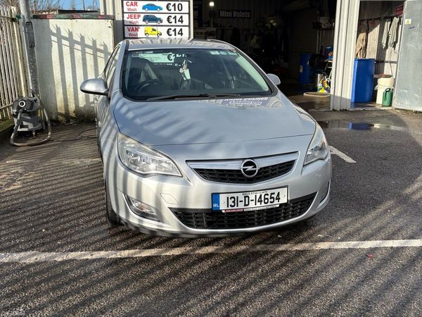 Opel Astra MPV, Diesel, 2013, Silver