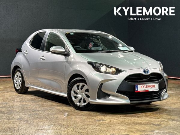 Toyota Yaris Hatchback, Petrol Hybrid, 2023, Silver