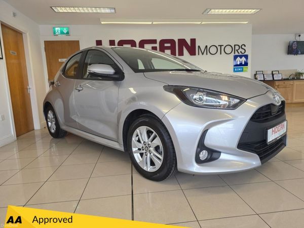 Toyota Yaris Hatchback, Petrol, 2022, Silver