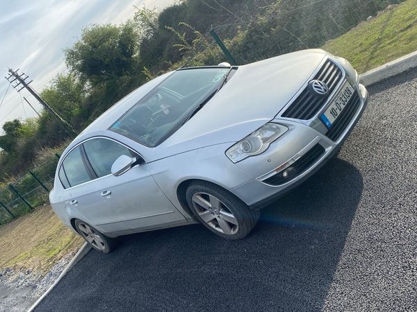 Volkswagen Passat Saloon, Diesel, 2010, Silver