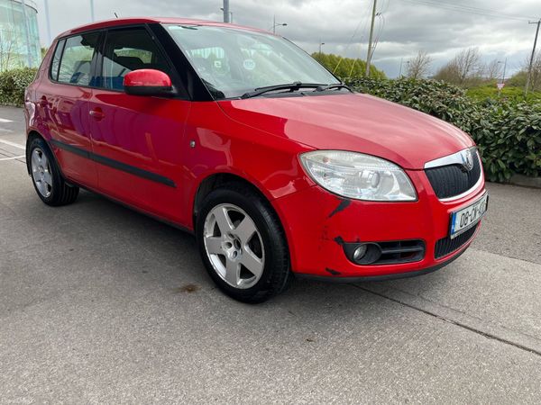 Skoda Fabia Hatchback, Petrol, 2008, Red