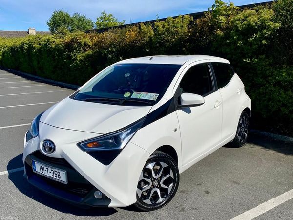 Toyota Aygo Hatchback, Petrol, 2019, White
