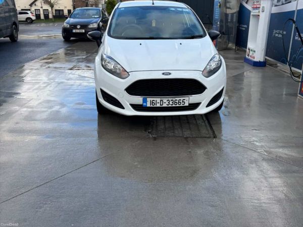 Ford Fiesta Hatchback, Diesel, 2016, White
