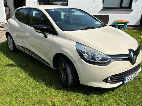 Renault Clio Hatchback, Petrol, 2016, Yellow