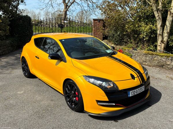 Renault Megane Hatchback, Petrol, 2013, Yellow