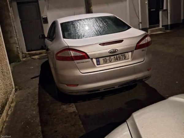 Ford Mondeo Saloon, Diesel, 2010, Silver