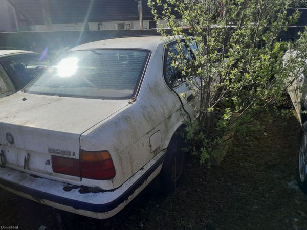 Nissan Sunny Saloon, Petrol, 1987, White