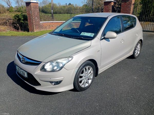 Hyundai i30 Hatchback, Diesel, 2012, Silver