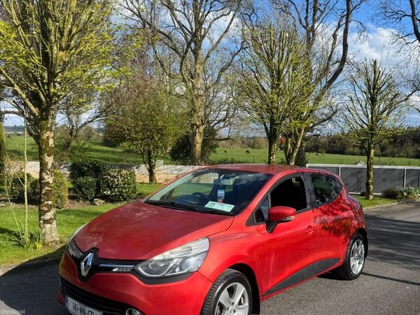 Renault Clio Hatchback, Diesel, 2014, Red