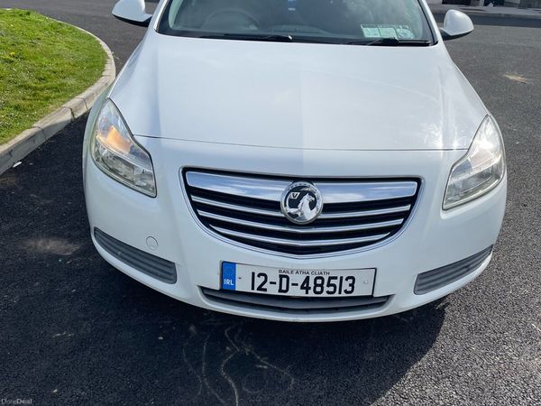 Vauxhall Insignia Hatchback, Diesel, 2012, White