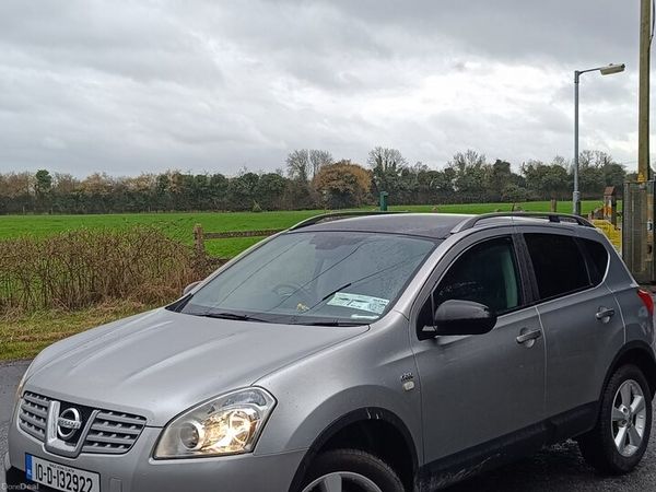 Nissan Qashqai Hatchback, Petrol, 2010, Silver