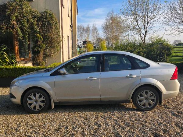 Ford Focus Saloon, Petrol, 2008, Silver