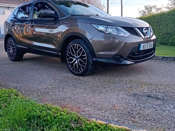 Nissan Qashqai Hatchback, Diesel, 2016, Brown