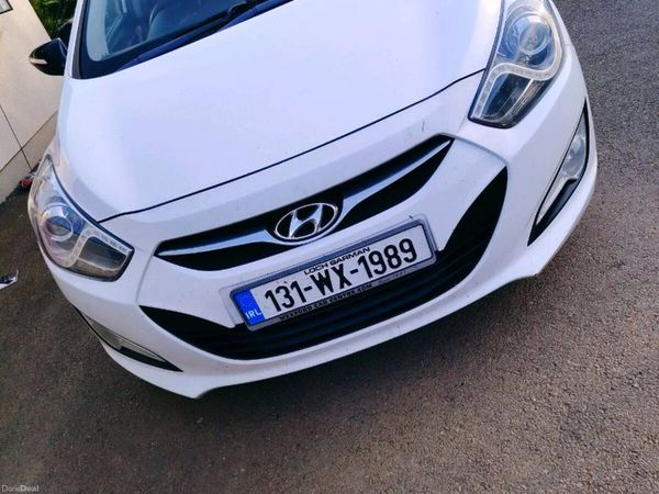 Hyundai i40 Saloon, Diesel, 2013, White