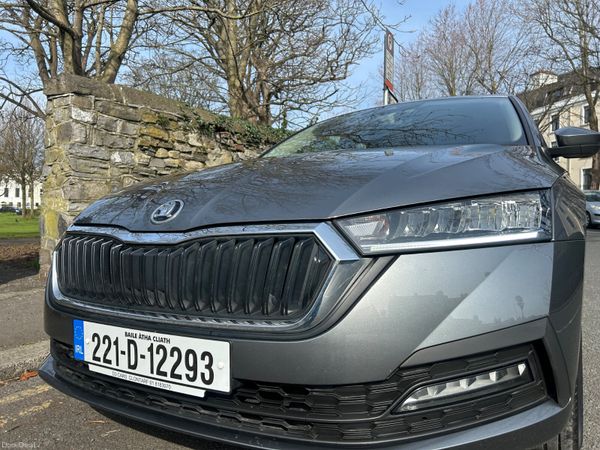 Skoda Octavia Saloon, Diesel, 2022, Grey
