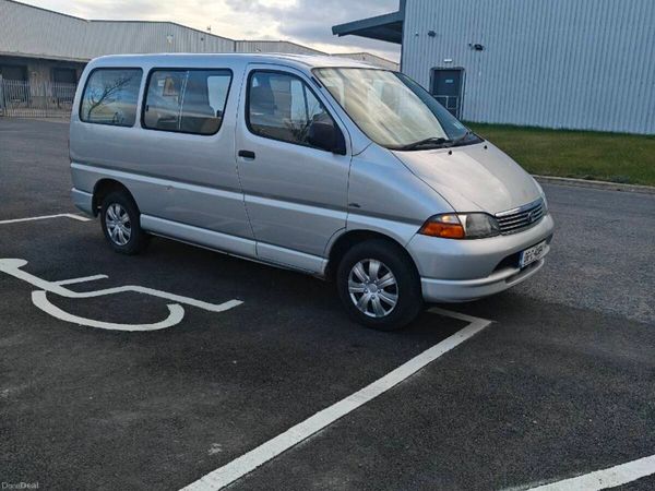 Toyota HiAce Minibus, Diesel, 2006, Silver