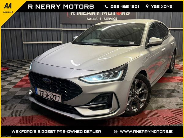 Ford Focus Hatchback, Diesel, 2022, Grey