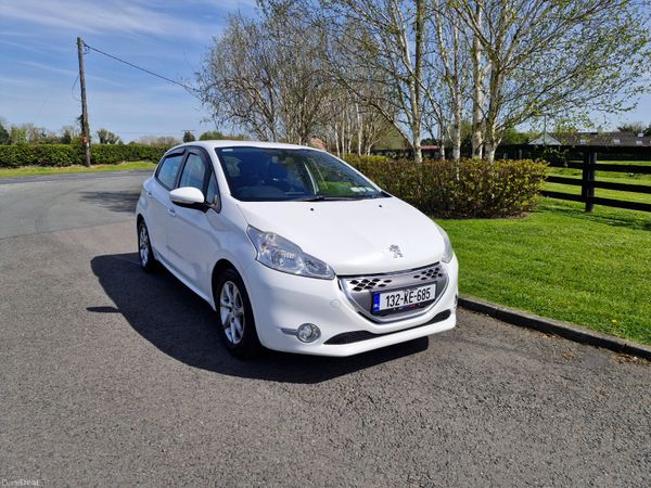 Peugeot 208 Hatchback, Diesel, 2013, White