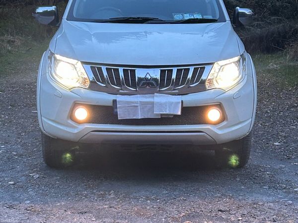 Mitsubishi L200 Crew Cab, Diesel, 2016, White