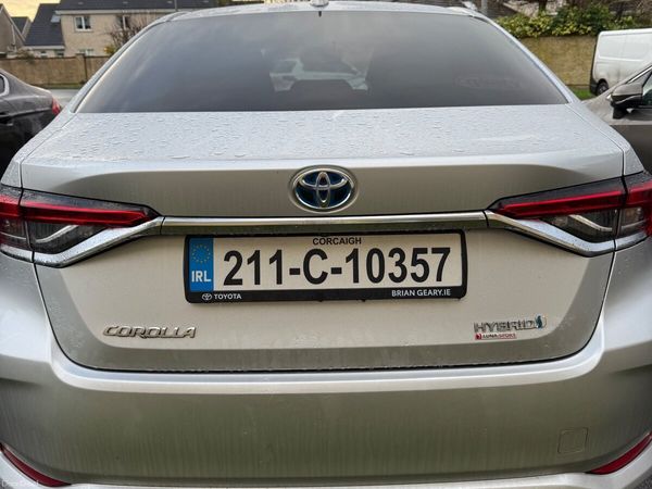 Toyota Corolla Saloon, Petrol Hybrid, 2021, Grey