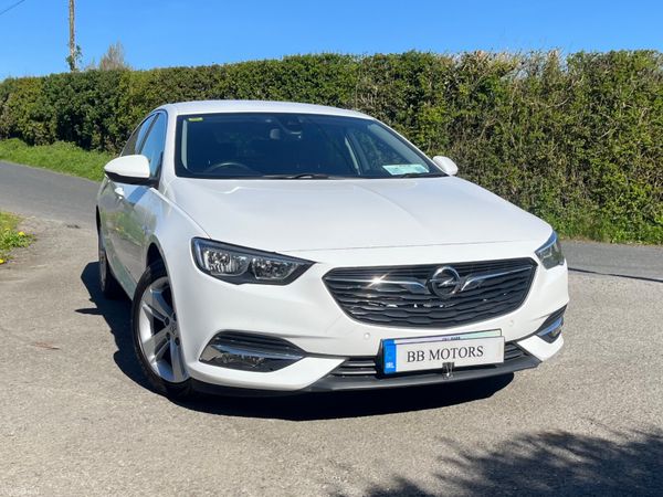 Opel Insignia Hatchback, Diesel, 2018, White